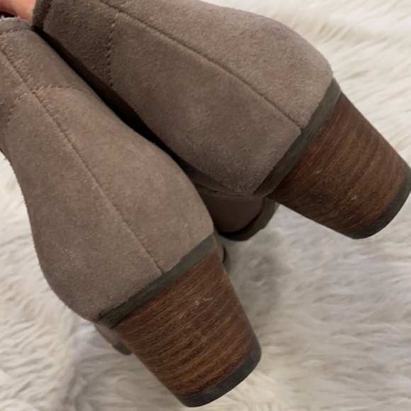 Blondo tan booties 8.5 almond toe - Picture 3 of 9